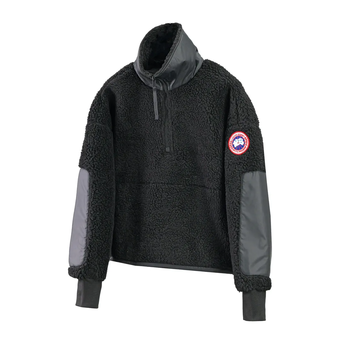 P620 Canada Goose/Canada Goose Lambswool Zip Stand Collar Sweatshirt Simcoe Lambswool Zip Jacket is made of Kind artificial long-hair sherpa. Our new generation of wool fleece helps keep the earth cold and the people on it warm. It features dropped shoulders, a high collar and an adjustable waist hem with internal drawstrings. Standard embroidery color label; top-quality goose Simcoe lambskin color: apricot black size: S M L